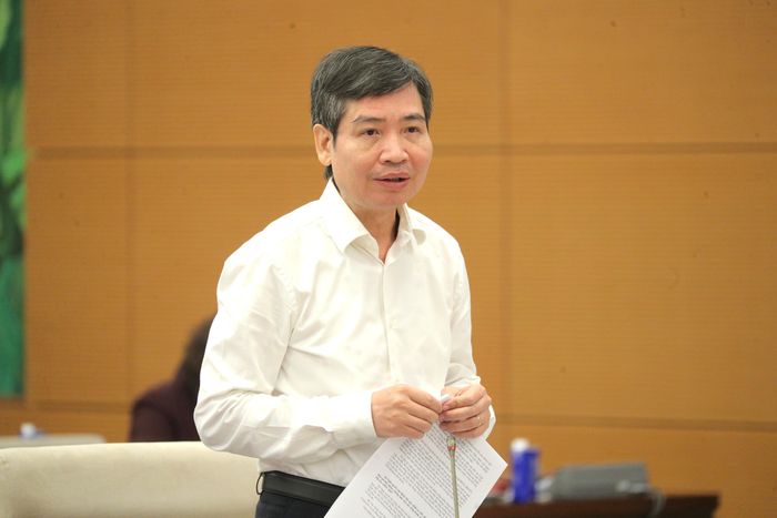 Thứ trưởng Bộ Tài chính Tạ Anh Tuấn phát biểu tại cuộc họp