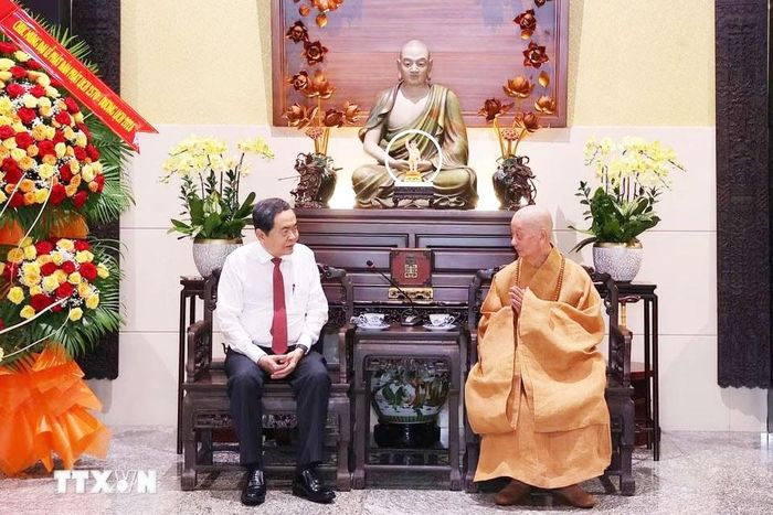 Chủ tịch Quốc hội Trần Thanh Mẫn thăm, chúc mừng Đại lão hòa thượng Thích Trí Quảng, Đức Pháp chủ Hội đồng Chứng minh Giáo hội Phật giáo Việt Nam. Ảnh: Văn Điệp/TTXVN