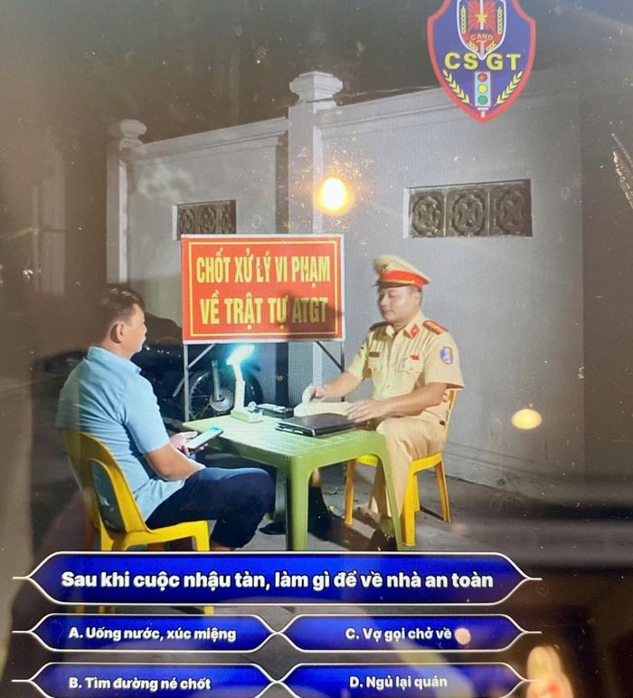 Trung tá Nguyễn Ngọc Tiến, Phòng CSGT - Công an TP Hà Nội trong video clip tuyên truyền phổ biến về trật tự an toàn giao thông