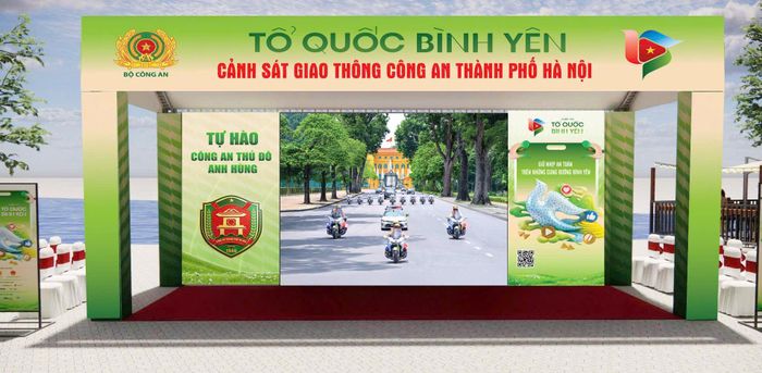 Điểm check-in ấn tượng cùng các phương tiện tuần tra, dẫn đoàn