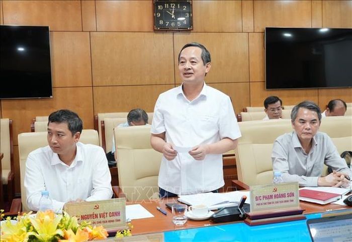 Chủ tịch UBND tỉnh Bắc Ninh Phạm Hoàng Sơn phát biểu tại Hội nghị. Ảnh: Thanh Thương - TTXVN