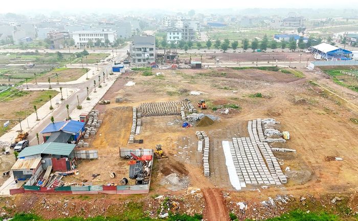Đồng hành cùng doanh nghiệp trong sản xuất đến tháo gỡ khó khăn cho các dự án đầu tư. Ảnh: Đồng Văn Thưởng.