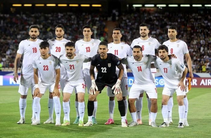 Ảnh minh họa: Cầu thủ Iran chụp ảnh trước trận gặp Triều Tiên tại vòng loại World Cup 2026 trên sân Azadi, thành phố Tehran, Iran, tối 10/6/2025. Nguồn: Reuters