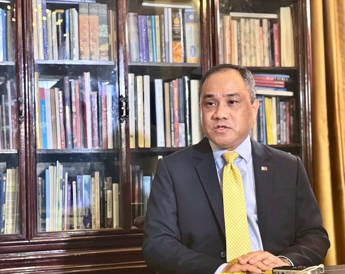 Đại sứ Philippines tại Việt Nam Francisco Noel R. Fernandez III trả lời phỏng vấn Báo CAND.
