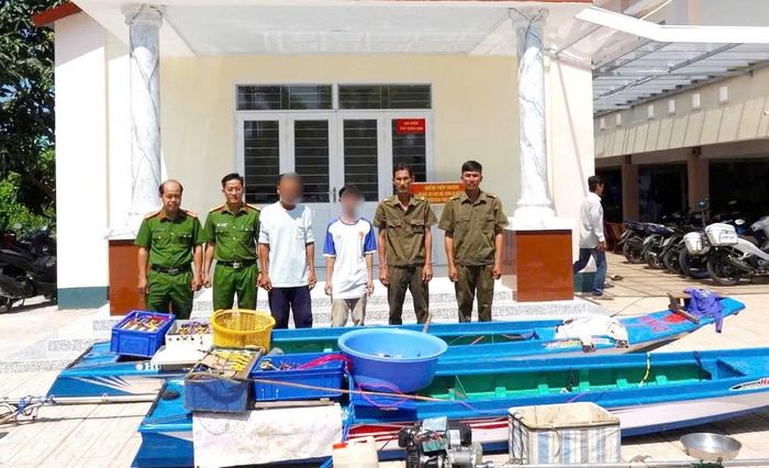  Công an xã Khánh Lâm bắt quả tang 2 đối tượng dùng xung điện khai thác thủy sản trái phép trên địa bàn. 