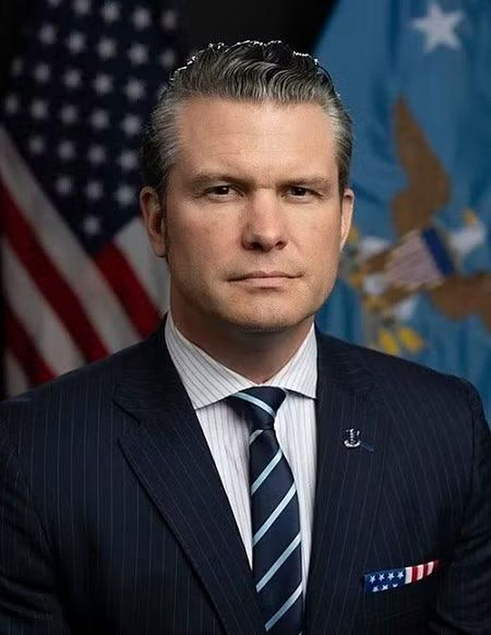 · Bộ trưởng Quốc phòng Mỹ Pete Hegseth.