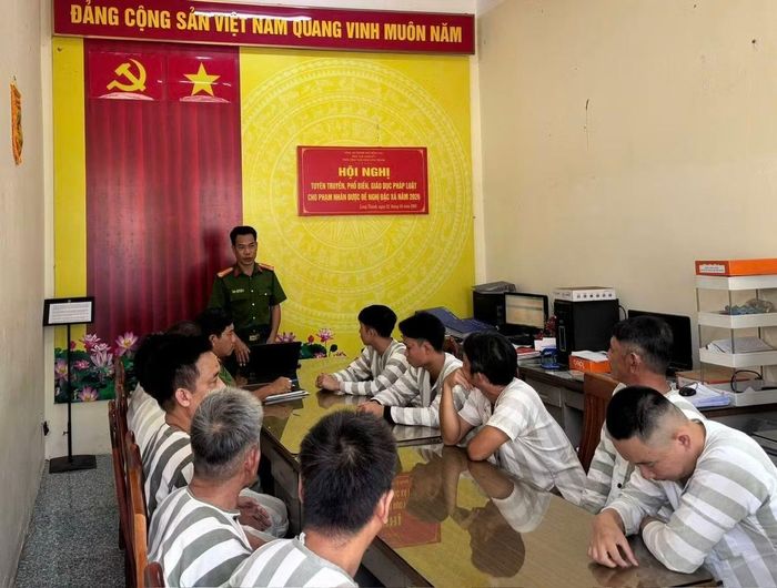 Phân trại tạm giam Long Thành phổ biến quy định về đặc xá cho các phạm nhân.