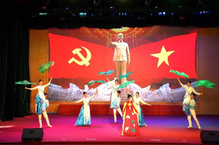 Phần thi tài năng hấp dẫn tại hội thi vòng bảng số 2, tổ chức tại phường Khương Đình (Hà Nội) sáng nay.