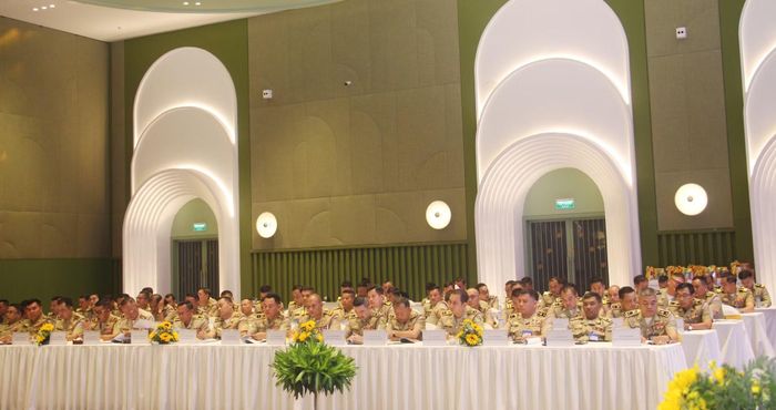 Đại biểu Công an các tỉnh Kampot, Kep, Takeo, Kandal, Preah Sihanouk - Vương quốc Campuchia dự hội nghị.