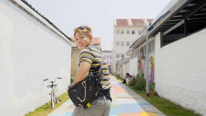 Jun Phạm khám phá con phố Joo Chiat bình yên, mang nét hoài cổ giữa lòng đô thị Singapore
