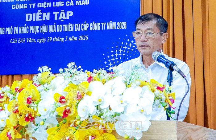 Ông Thiều Văn Minh, Phó Giám đốc Công ty Điện lực Cà Mau, phát biểu tại buổi diễn tập.