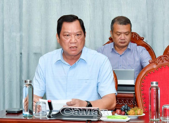 Phó Chủ tịch Thường trực UBND tỉnh Lâm Văn Bi lưu ý ngành Nội vụ cần đổi mới phương pháp làm việc; rà soát kỹ tình hình hoạt động ở cơ sở, nhất là công tác cán bộ, để điều phối lại hợp lý, hiệu quả.