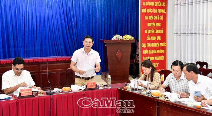 Chủ tịch UBND xã Vĩnh Lợi Hứa Sít, đề xuất đoàn kiến nghị với Sở Nội vụ sớm có hướng dẫn về các số liệu của tỉnh để địa phương chỉnh sửa đề án.