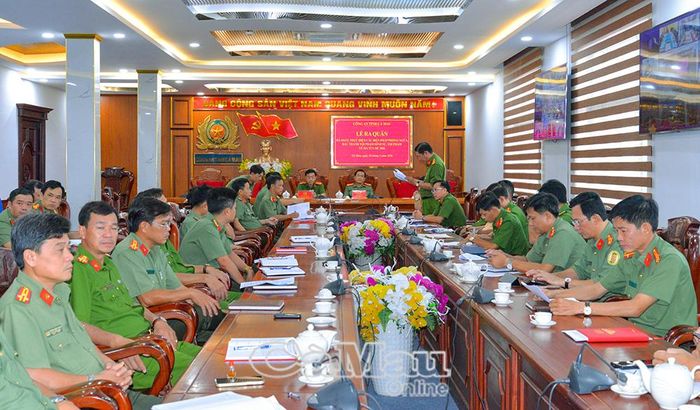 Đại biểu tham dự lễ ra quân.