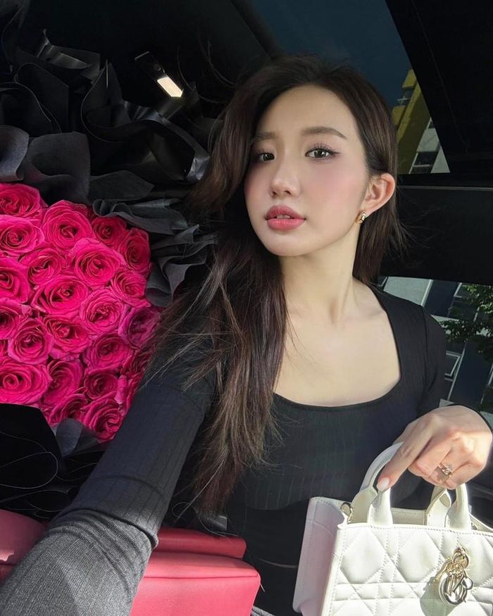 Huyền 204 khi còn sở hữu làn da trắng sáng.