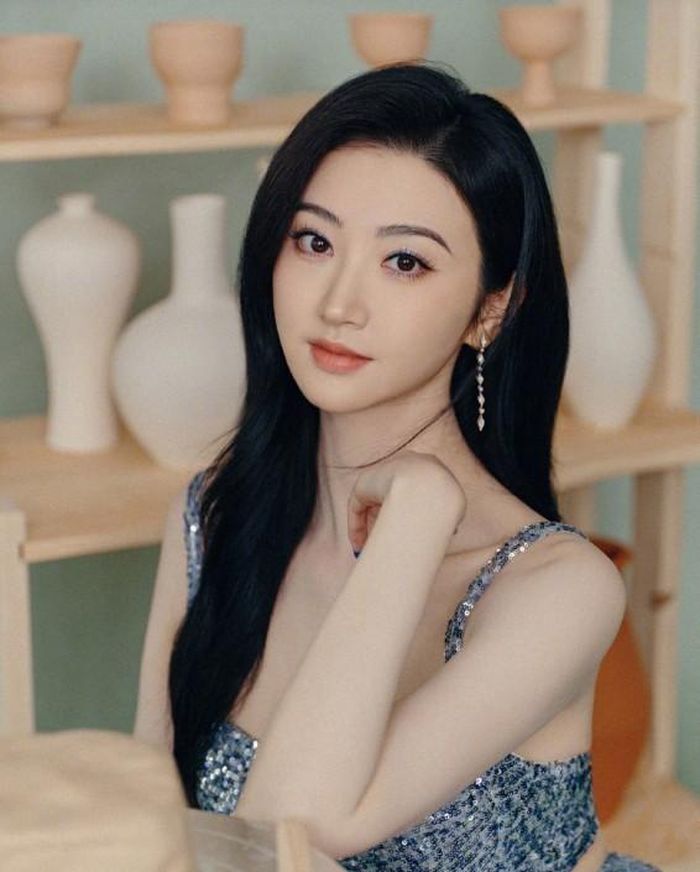 Cảnh Điềm sinh năm 1988 và từng được xem là một trong những mỹ nhân nổi bật nhất của làng giải trí Hoa ngữ. Ảnh minh họa