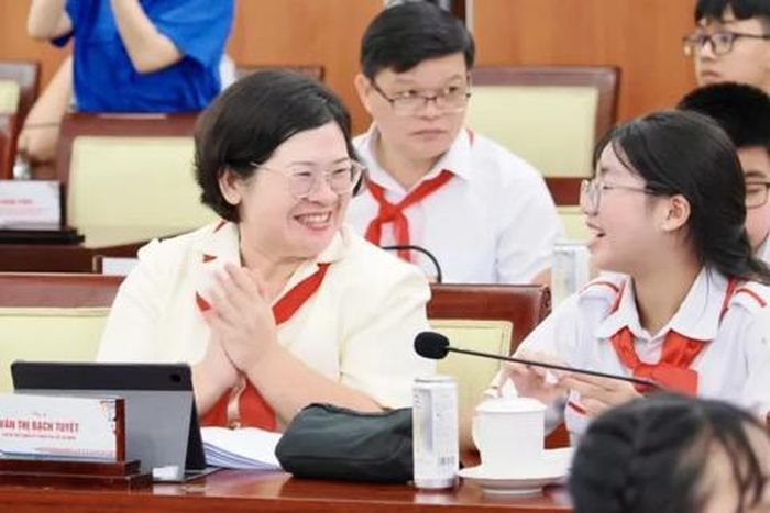 Phó Bí thư Thành ủy TPHCM Văn Thị Bạch Tuyết dự chương trình