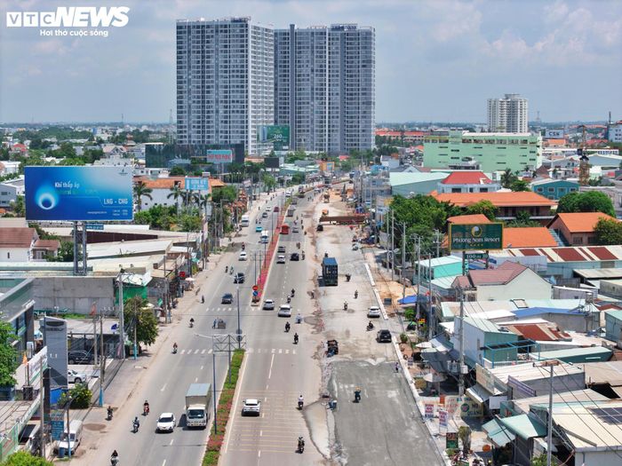 Đại diện đơn vị thi công cho biết, thời gian tới các nhà thầu sẽ tiếp tục đẩy nhanh tiến độ các hạng mục còn lại để dự án sớm hoàn thành, đưa vào khai thác trong quý II/2026.