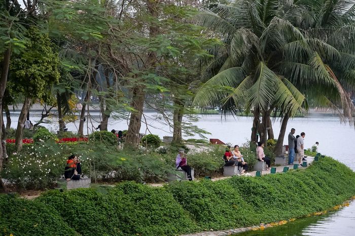 Theo các chuyên gia quy hoạch đô thị, một thành phố hiện đại không chỉ được đánh giá qua tốc độ phát triển kinh tế hay những tòa nhà cao tầng, mà còn ở khả năng mang lại môi trường sống xanh, an toàn và gắn kết cộng đồng cho người dân.