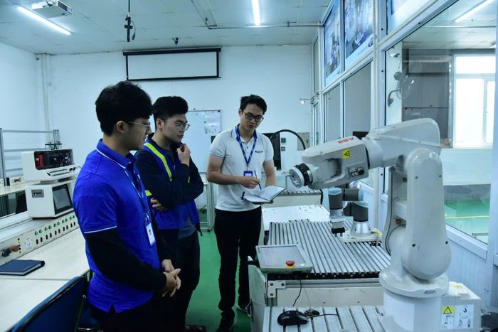 Đầu tư cho khoa học cơ bản không chỉ là đầu tư cho tri thức mà còn là đầu tư cho năng lực cạnh tranh dài hạn của quốc gia. Ảnh: Hanoimoi