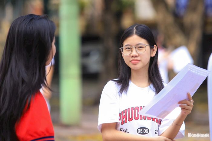 Thí sinh tham kỳ thi tuyển sinh vào lớp 10 tại Điển thi THPT Yên Hòa, phường Yên Hòa, Hà Nội sáng 29-5.