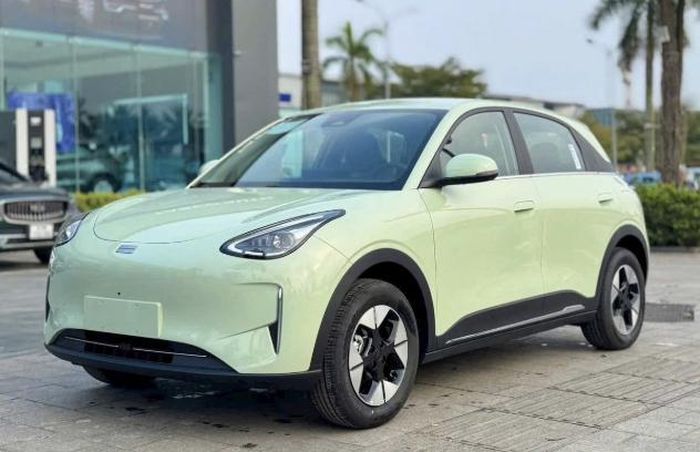 Geely EX2