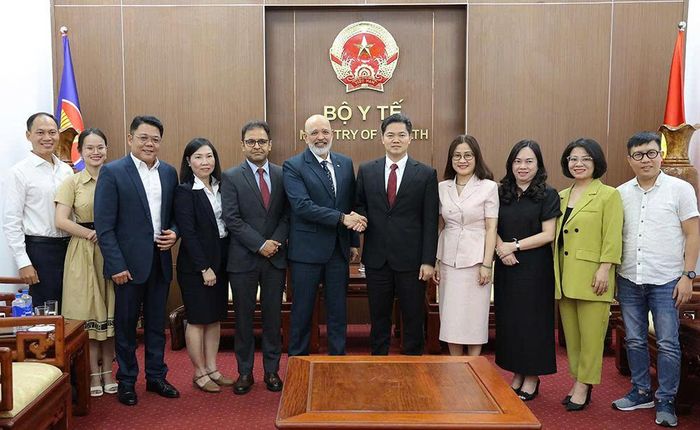Các đại biểu tham gia buổi tiếp.