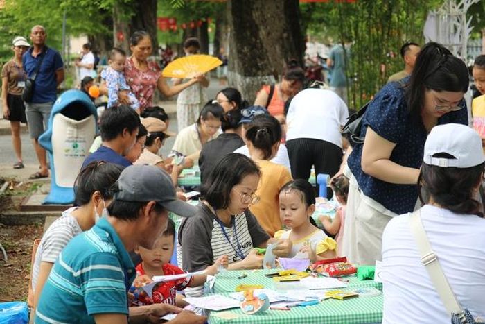 Đông đảo bệnh nhi tham gia chương trình "Ngày hội tuổi thơ" năm 2026 tại Bệnh viện Nhi đồng 2. Ảnh: BVCC.