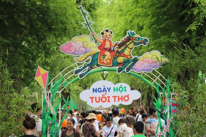 Các hoạt động vui chơi nhằm giúp các bệnh nhi có thêm nghị lực vượt qua bệnh tật. Ảnh: BVCC.