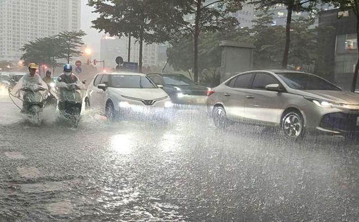 Chiều nay Hà Nội tái diễn mưa dông.
