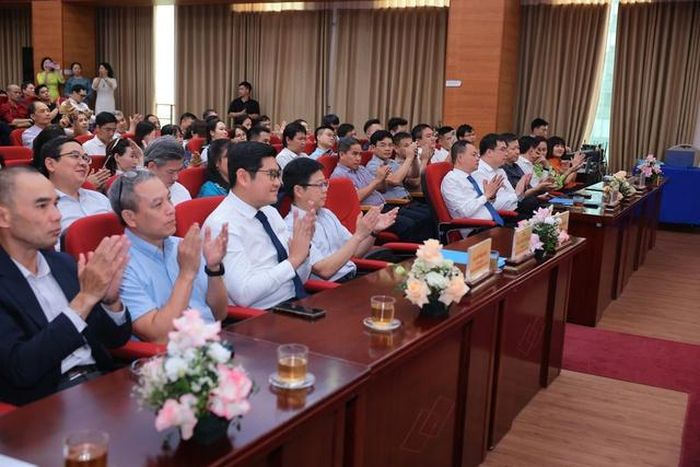 Các đại biểu tham dự sự kiện. Ảnh: T.Hiếu