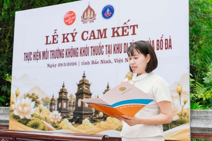Bà Đinh Thị Thu Thủy, Phó vụ trưởng Vụ Pháp chế, Bộ Y tế phát biểu tại lễ ký cam kết.