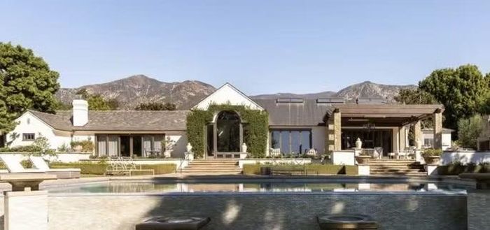  Toàn cảnh căn biệt thự tranh chấp trị giá 15 triệu đô la. 