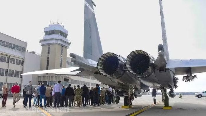Dù không phải tiêm kích tàng hình, F-15EX lại sở hữu những đặc điểm khiến nó trở thành lựa chọn chiến lược trong bối cảnh hiện nay.