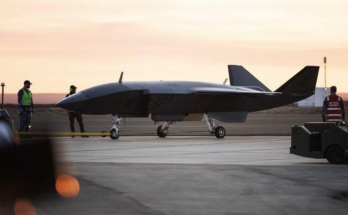 UAV MQ-28 Ghost Bat, với những chuyến bay đầu tiên từ căn cứ hải quân Mỹ, đang trở thành một trong những biểu tượng rõ nét cho xu hướng đó.