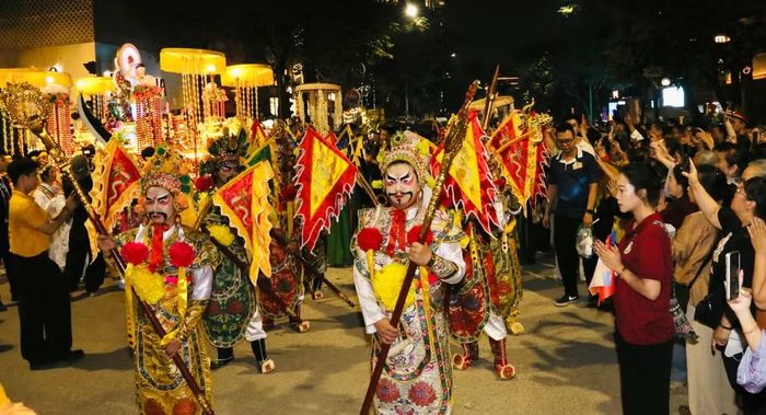 Sự kiện được tổ chức trang trọng, tôn nghiêm và thu hút đông đảo người dân tham gia