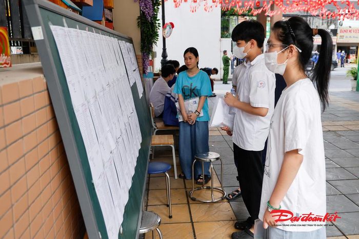 Điểm thi tại trường THPT Mỹ Đình năm nay có Có 27 phòng thi, 648 thí sinh tham dự kỳ thi vào lớp 10.