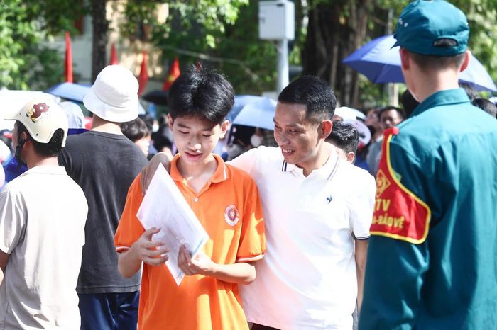 Theo kế hoạch, sáng 31/5, các thí sinh sẽ dự thi môn Toán theo hình thức tự luận, thời gian làm bài 120 phút. Đây cũng là môn thi khép lại kỳ tuyển sinh vào lớp 10 THPT công lập không chuyên tại Hà Nội năm học 2026-2027.