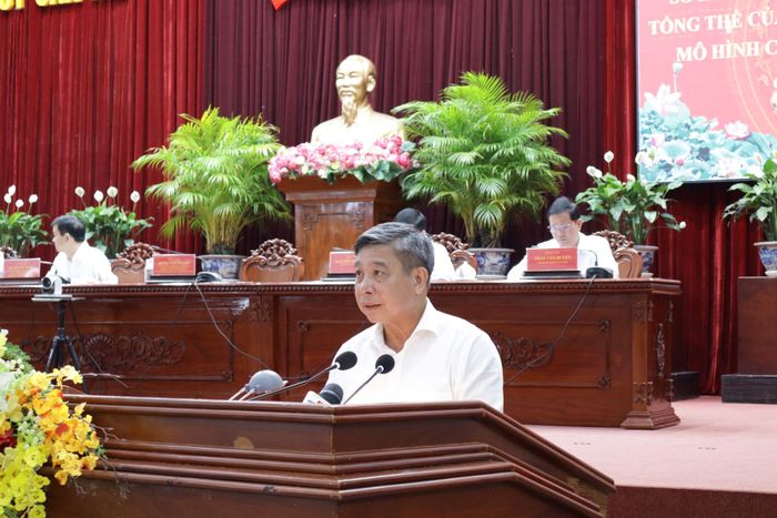 Ông Đồng Văn Thanh, Phó Bí thư Thường trực Thành ủy, Chủ tịch HĐND TP Cần Thơ phát biểu tại hội nghị. Ảnh: NHẪN NAM