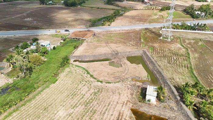 Dự án khu tái định cư 7,22 ha phục vụ giải phóng mặt bằng tuyến ĐT.827E. Ảnh: HUỲNH DU 