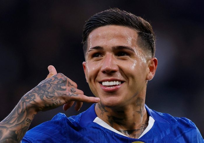 Arsenal đang cân nhắc chiêu mộ Enzo Fernandez