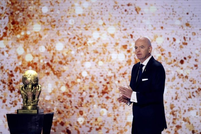  Chủ tịch FIFA Gianni Infantino tiết lộ World Cup 2026 đã ghi nhận tới 500 triệu yêu cầu mua vé - gấp 10 lần tổng lượng yêu cầu của 2 kỳ trước cộng lại. Ảnh: Imagn Images/Reuters. 