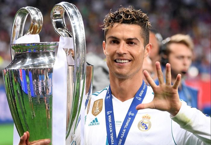  Ronaldo giúp Real bội thu danh hiệu Champions League, và anh là một trong những cầu thủ mở tỷ số ở chung kết các năm gần đây. 