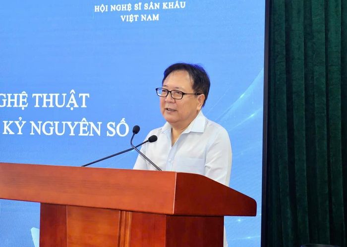 NSND Vương Duy Biên (Phó Chủ tịch Liên hiệp các Hội Văn học nghệ thuật Việt Nam) phát biểu tại tọa đàm