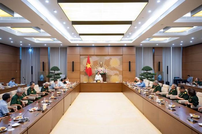 Phó Chủ tịch Quốc hội, Thượng tướng Nguyễn Doãn Anh chủ trì cuộc gặp mặt. Ảnh: quochoi.vn