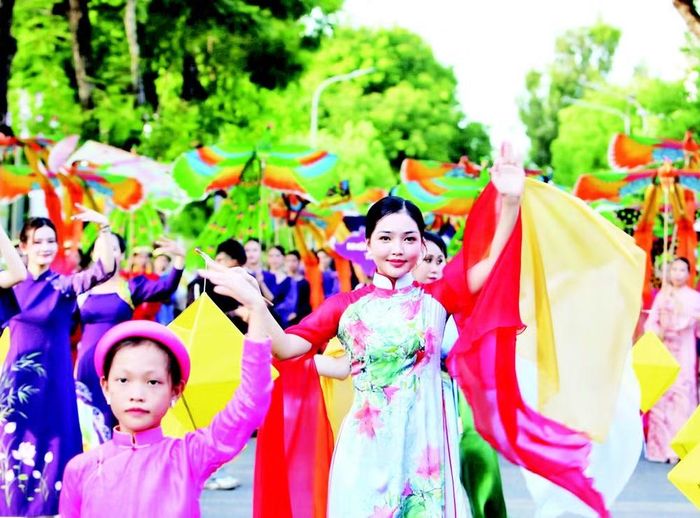 Áo dài Huế đã trở thành Di sản văn hóa phi vật thể quốc gia, bản sắc riêng giữa dòng chảy hội nhập và phát triển.