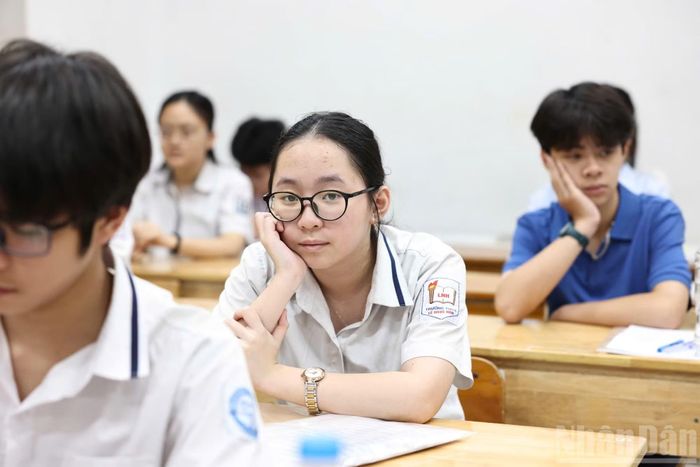 Thí sinh tham dự kỳ thi tuyển sinh vào lớp 10 công lập năm học 2026-2027 phải thực hiện ba bài thi gồm: Ngữ văn, Ngoại ngữ, Toán.