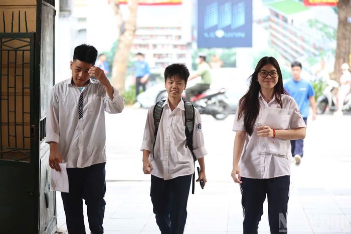 Thí sinh sẵn sàng bước vào những buổi thi chính thức của kỳ thi tuyển sinh vào lớp 10 công lập năm học 2026-2027.