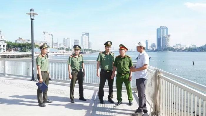 Lãnh đạo Công an thành phố Đà Nẵng kiểm tra các khu vực trọng yếu.