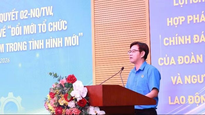  Chủ tịch Liên đoàn Lao động thành phố Hà Nội Nguyễn Văn Thắng phát biểu tại Hội nghị. 